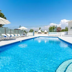 villa-amelia-by-ezoria.protaras-cy-hotels.com/